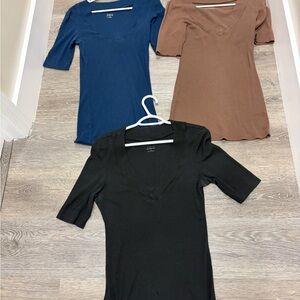 Express Sexy Basic Ever Tee Shirts LOT 3 Medium Brown Black Navy